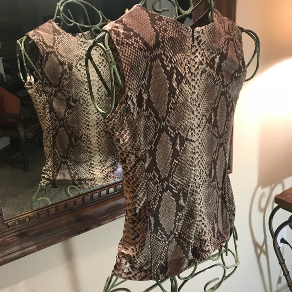 💥TRUSSARDI Italian python top💥 - Picture 2 of 3